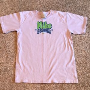 🛍 Girl’s Nike Short Sleeved T-Shirt Medium (10-12)